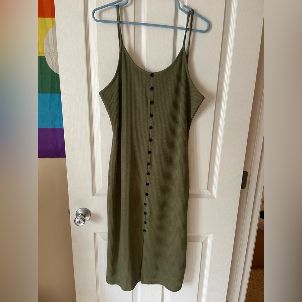 Green maxi dress